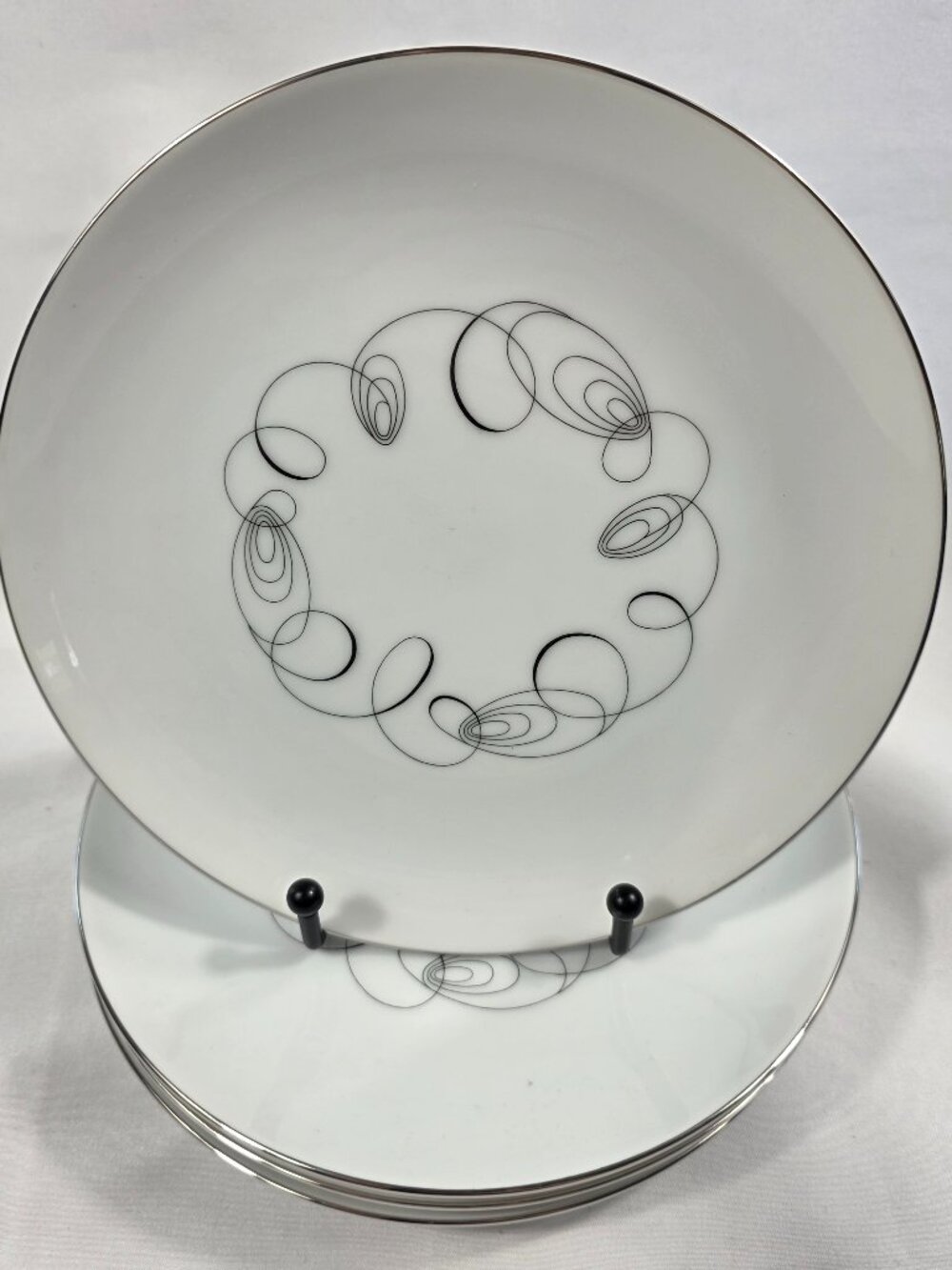 FOUR Meito Tempo Salad Plates White with Black Spirals Lines